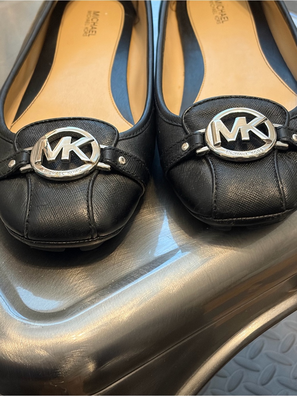 Michael Kors Black Leather Silver MK Logo Ballet Flats. Woman’s Size 11. - Picture 3 of 8